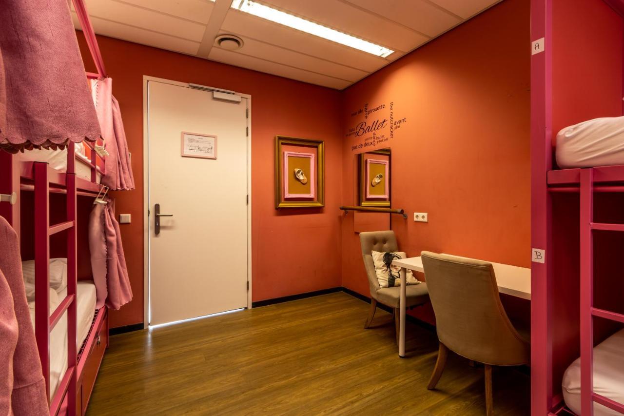Hostelle - Female Only *