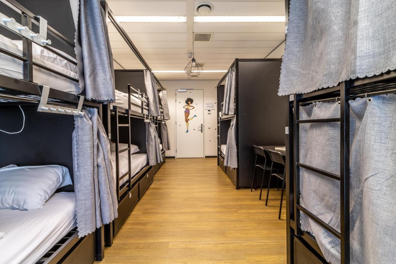 Hostelle - Female Only *
